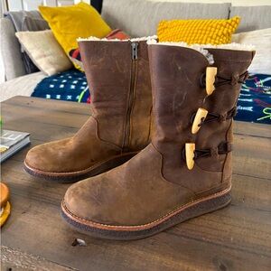Uggs booties with zipper